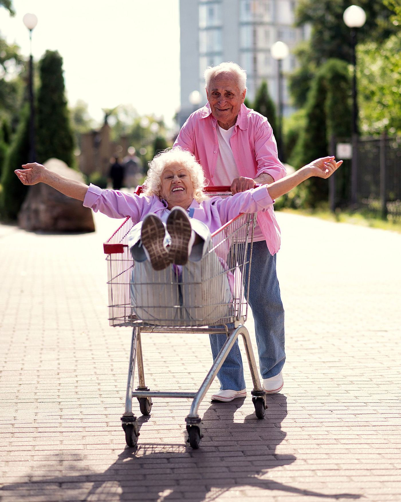 Elderly couple enjoying everyday life together, free of worries